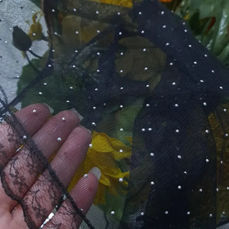 مینی اسکارف مجلسی نگین دار دور دانتل تل دار زنانه سایز 70×70 مشکی