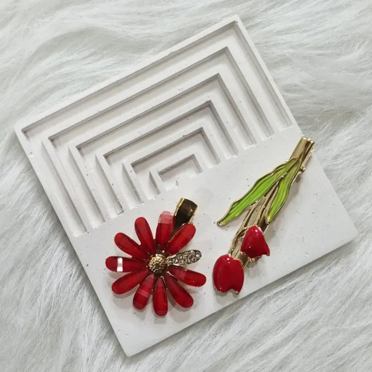 گیره مو وارداتی بسته 2 عددی طرح بابونه و لاله