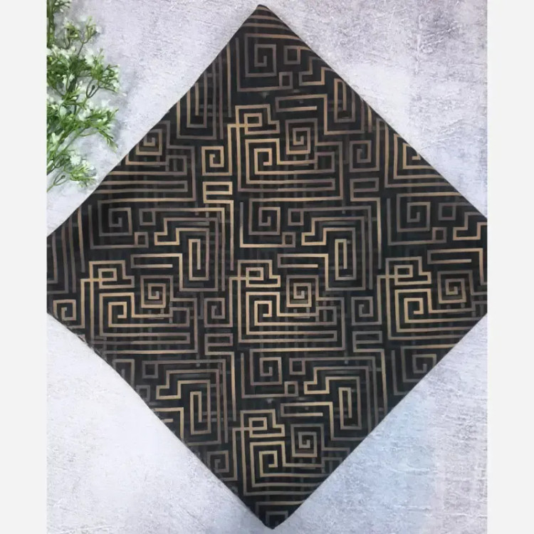 روسری طرح سیمین نخ بامبو قواره بزرگ 140x140 زنانه مشکی ریز نقش اسپرته