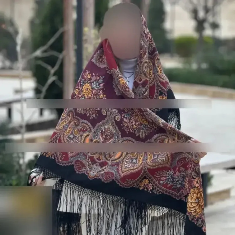 روسری ترکمنی اصل پشمی ریشه ابریشم برند Pavlovo Posad قواره 148 سانتی متر تولید روسیه
